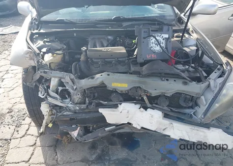 2002 Toyota Camry Xle V6 z USA, uszkodzony, nr VIN 4T1BF32K42U520359